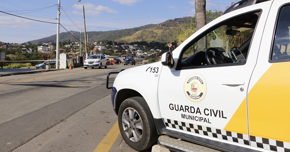 Guarda Civil interrompe aglomeração e racha de carros em Minas Gerais